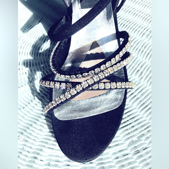 Stuart Weitzman Black silk peau de soie  rhinestone strap 4"heel sandals 8 1/2 M - Picture 3 of 15